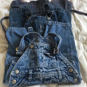 3 pairs of dungarees Age 3 to 6 months